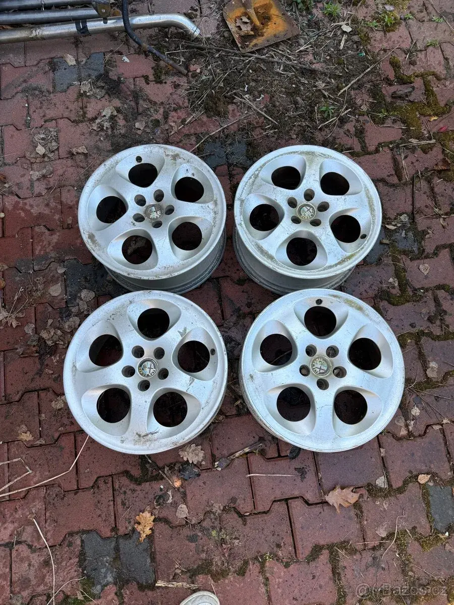 Alfa Romeo kola