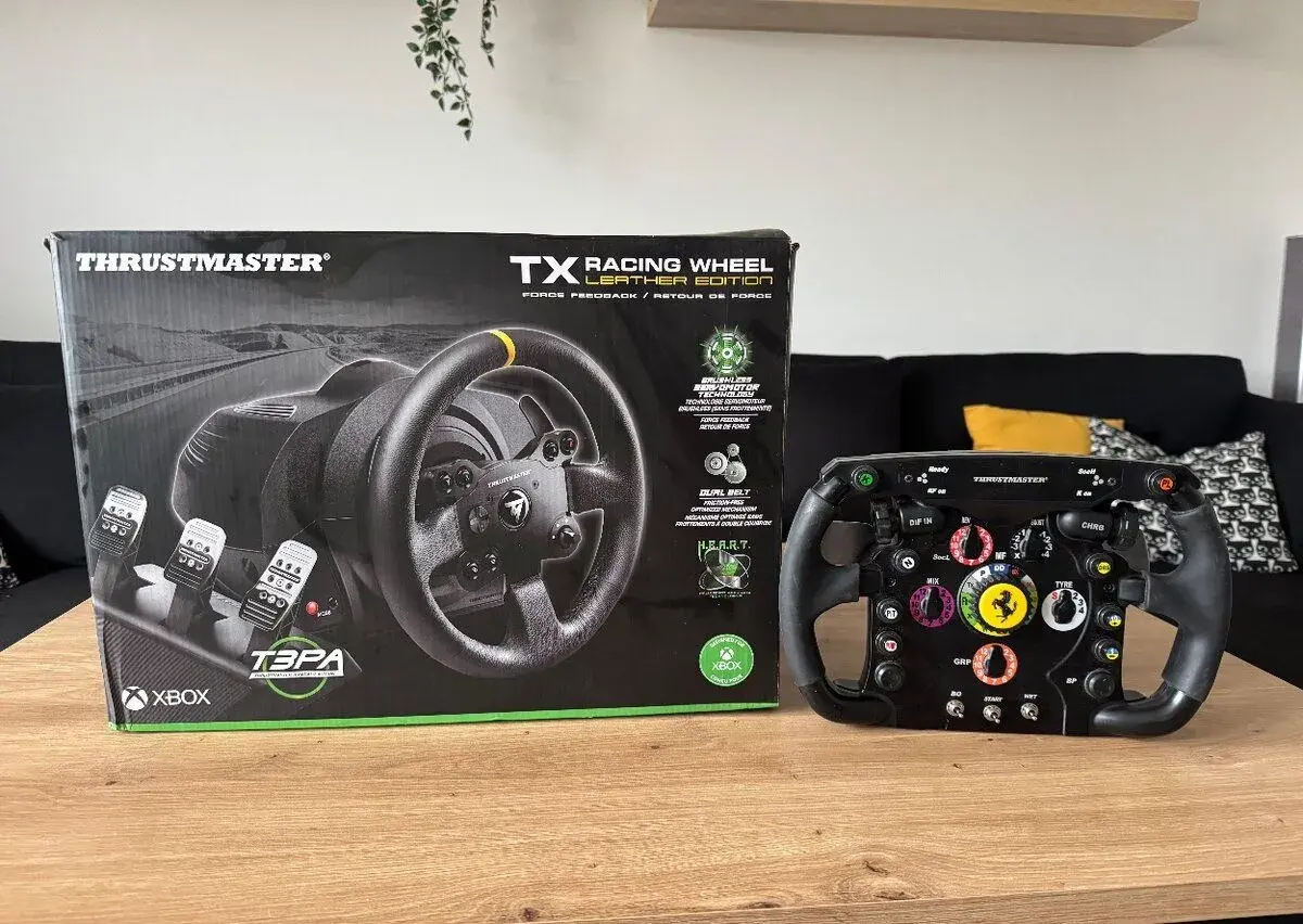 Thrustmaster TX Leather Edition + Ferrari F1 Add-On (PC / Xb