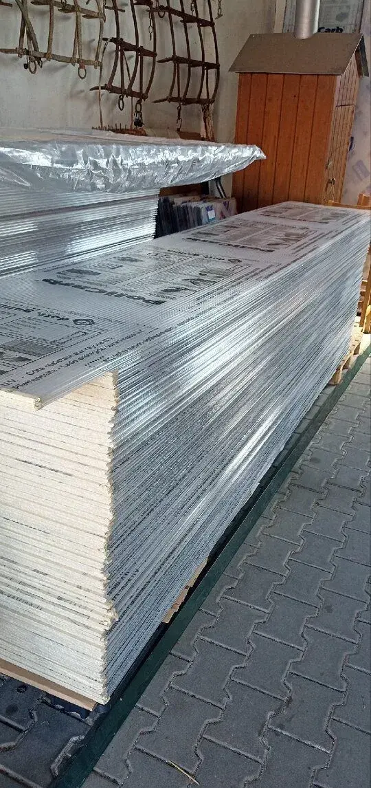 Dutinkový polykarbonát
