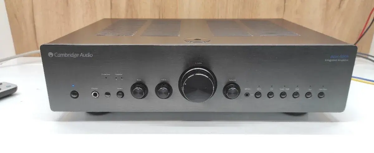 Cambridge audio azur 650a