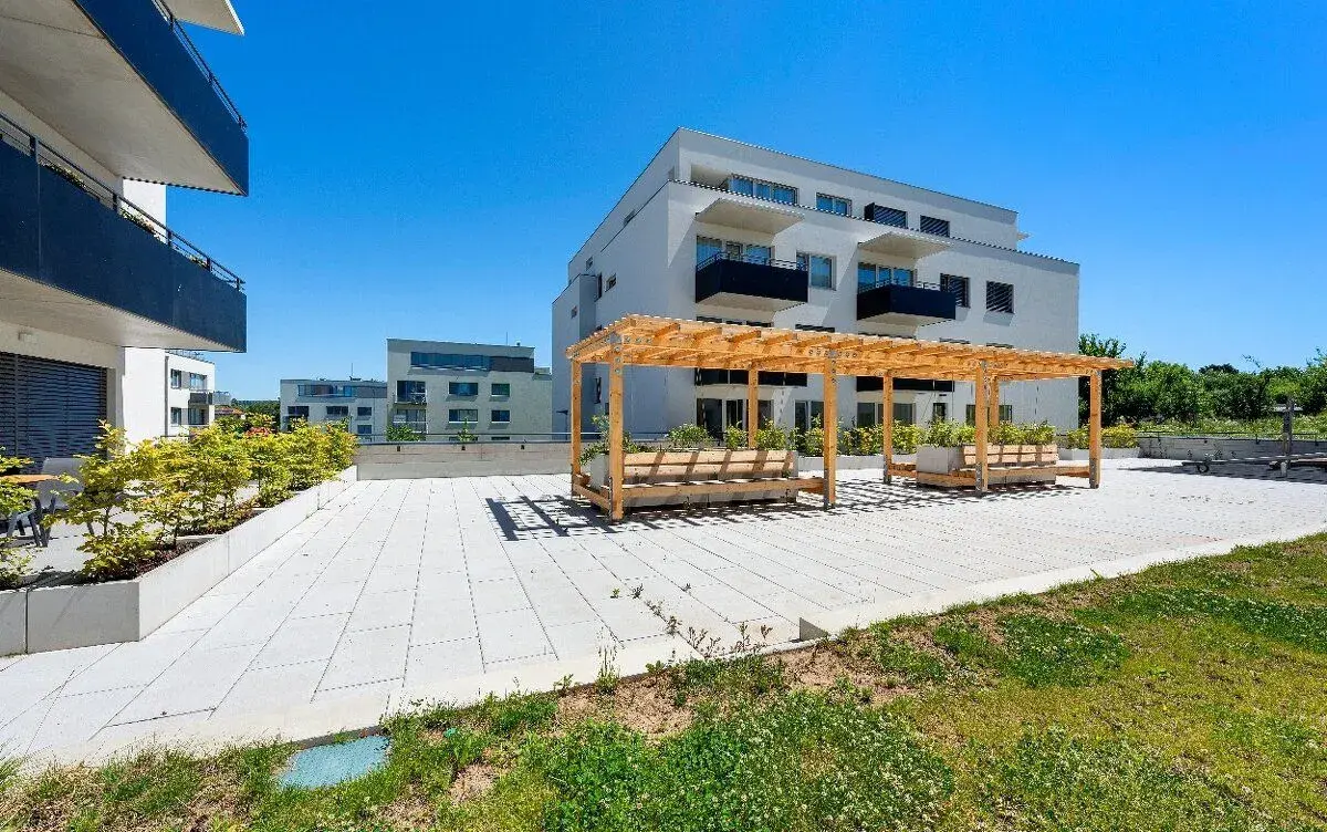 Litomyšl , 2kk, balkon, sklep, garážové stání v domě v ceně