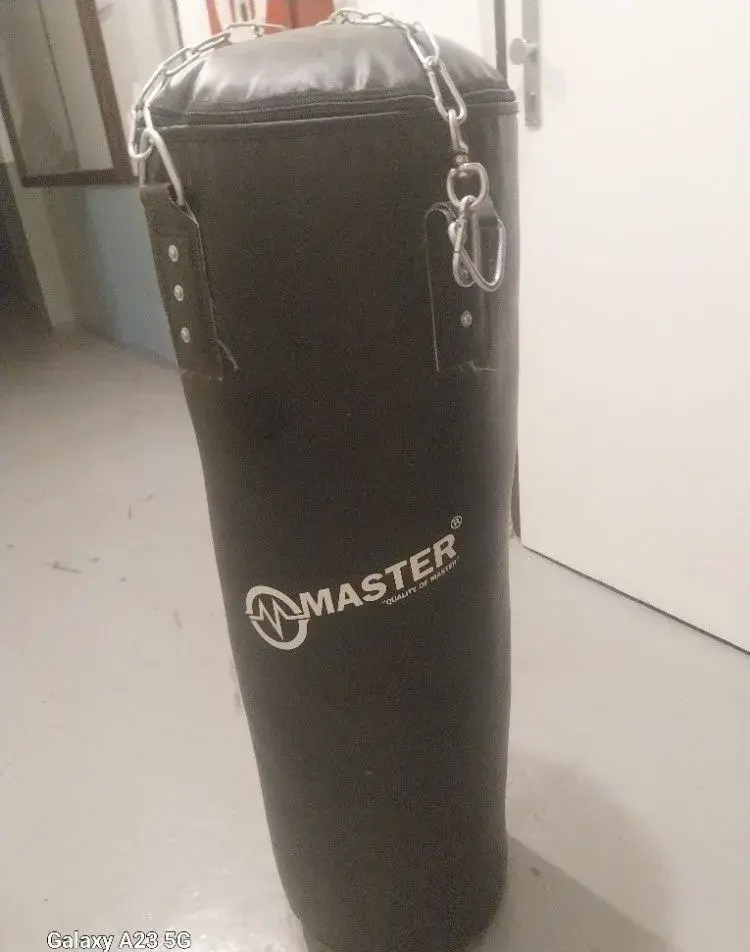 Nový boxovací pytel 20 kg, kompletní