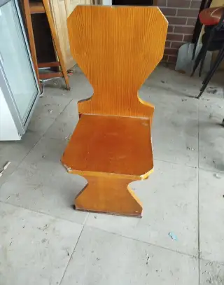 Židle použité.