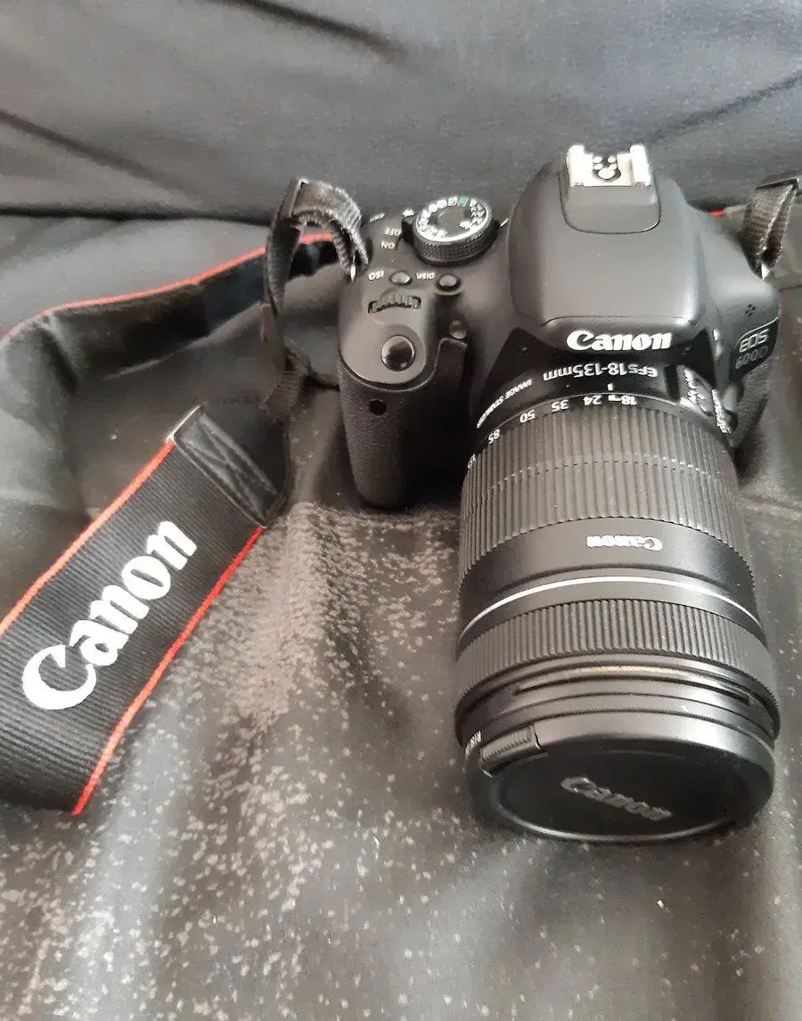 Canon EOS 600D s příslušenstvím