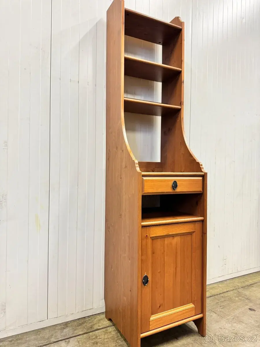 Knihovna ikea Leksvik