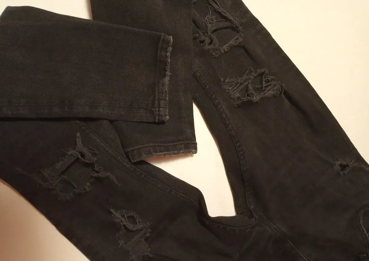Trhané džíny Bershka vel.38