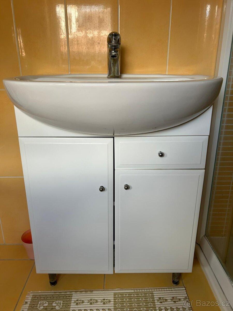Koupelnová skříňka s umyvadlem