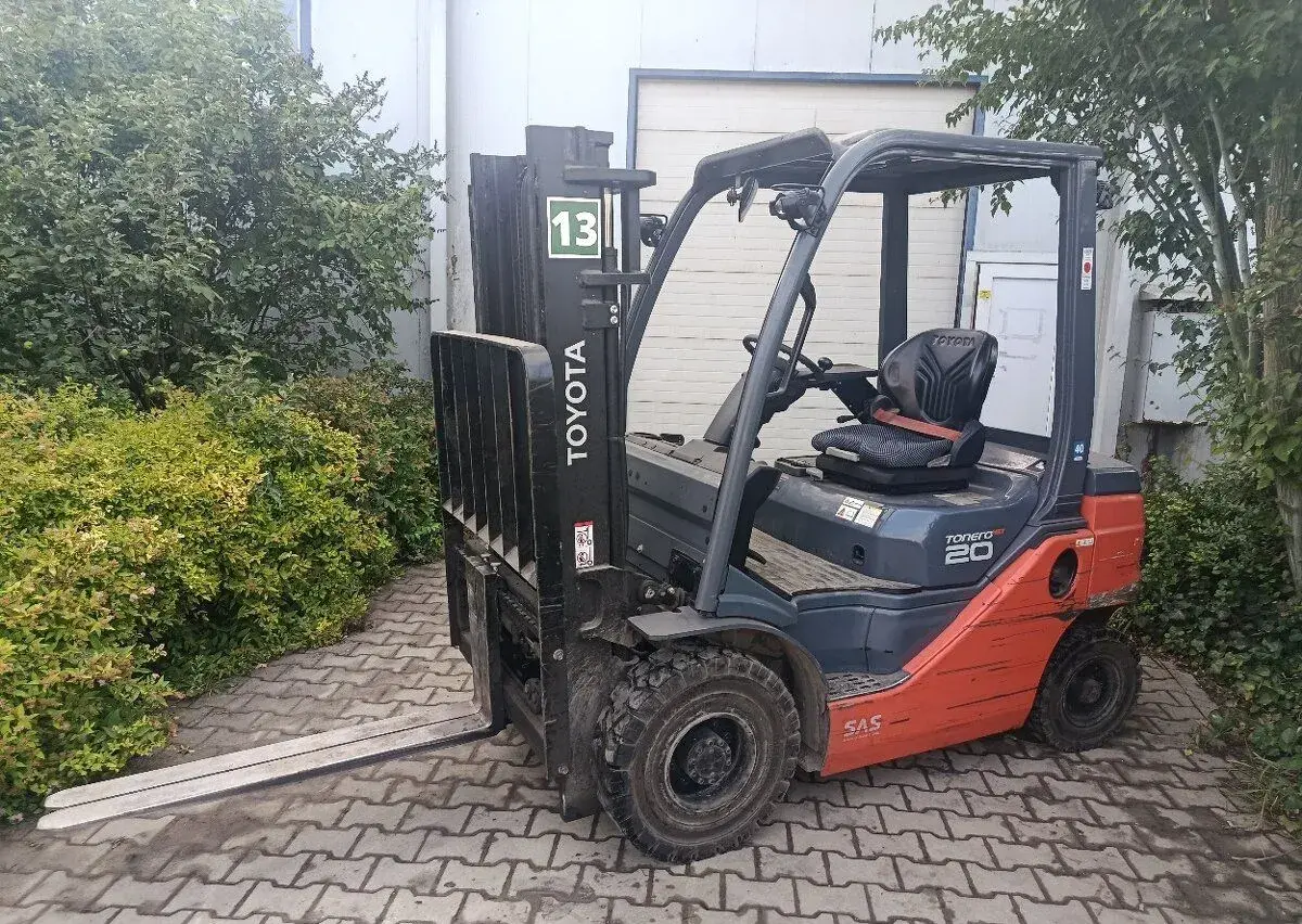 Vysokozdvižný vozík Toyota, 56-8FD20F Diesel