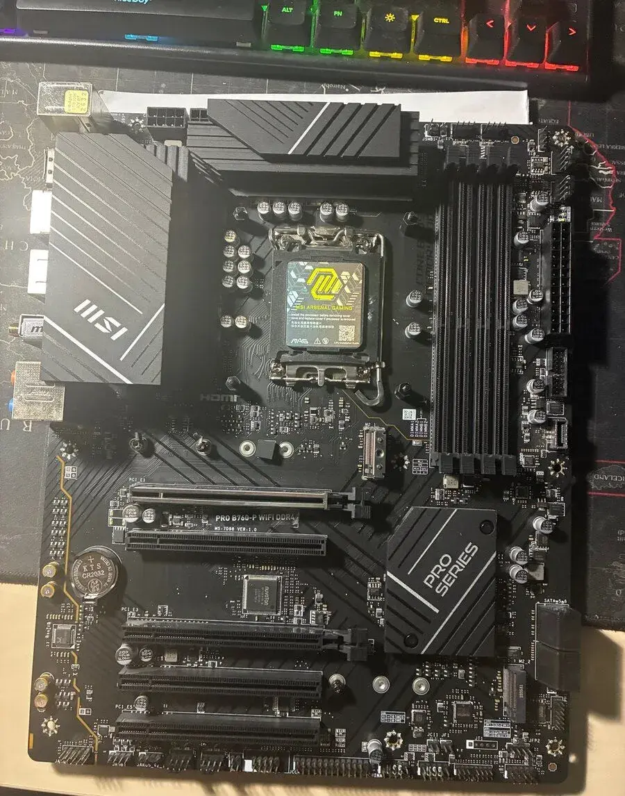 MSI PRO B760-P WIFI DDR4