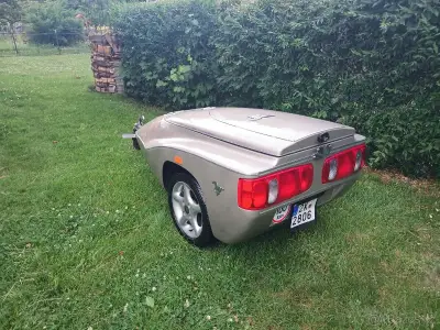 Přívěs za motorku dvoukolový