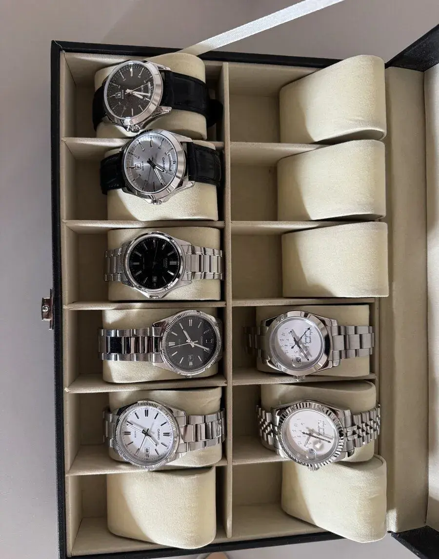 Sbírka 7 pánských hodinek (5× Casio) + box, nenošené