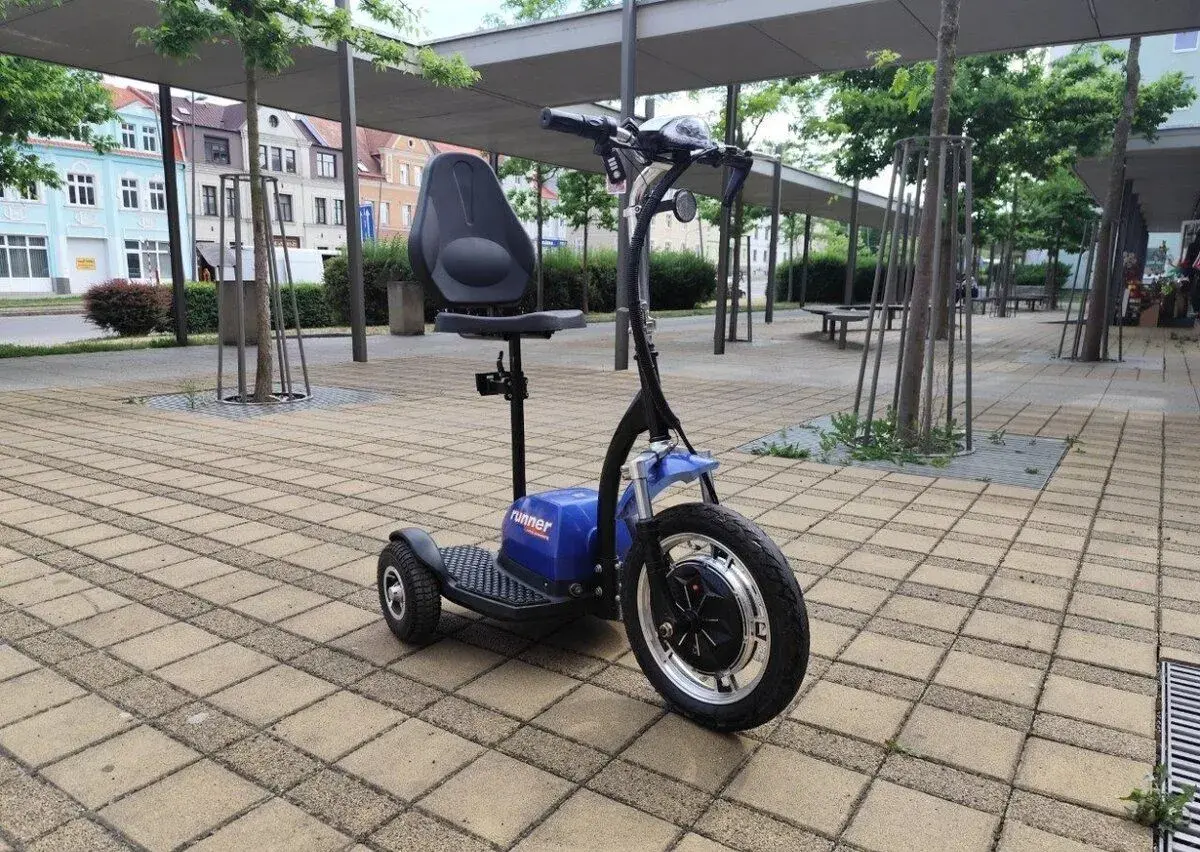 Elektro tříkolka Runner 800