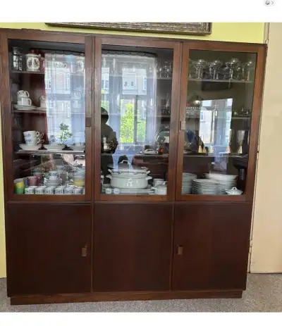 Retro prosklená vitrina