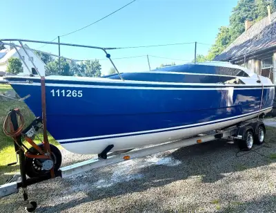 Motorsailer MacGregor 26M 2012 plachetnice + motor Mercury