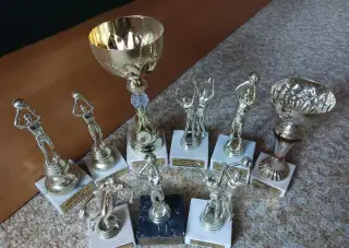 Sportovni trofej / pohar / cena basketbal