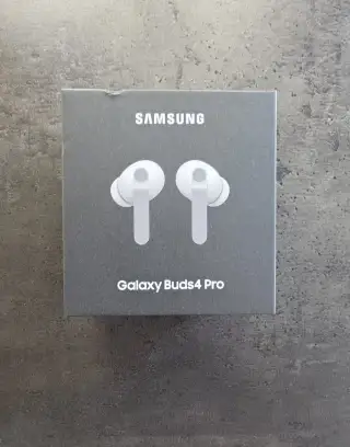 NOVÁ NEROZBALENÁ Samsung Galaxy Buds4 Pro Bílá
