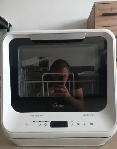 Minimyčka Midea MFD42S100W-CZ (POUŽITÁ)