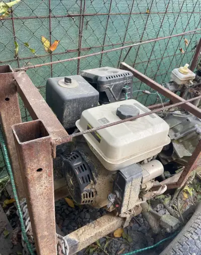 Malotraktor nový motor nevyužívaný