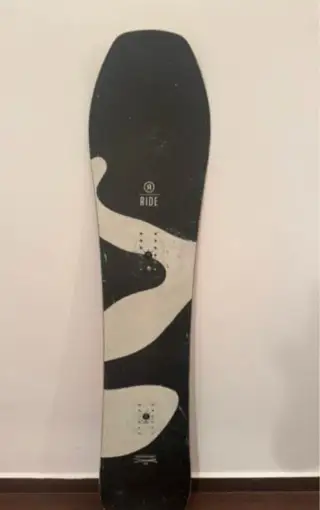 Snowboard -znacka RIDE