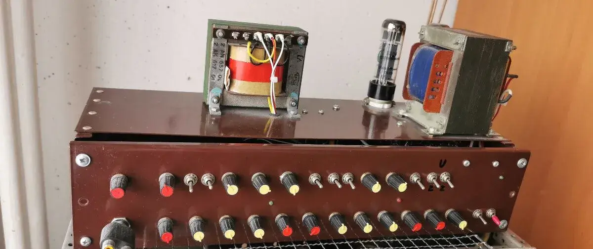 Lampový zesilovač kopie marshall 50W
