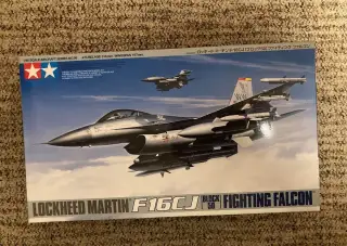 Model stíhačky F16CJ