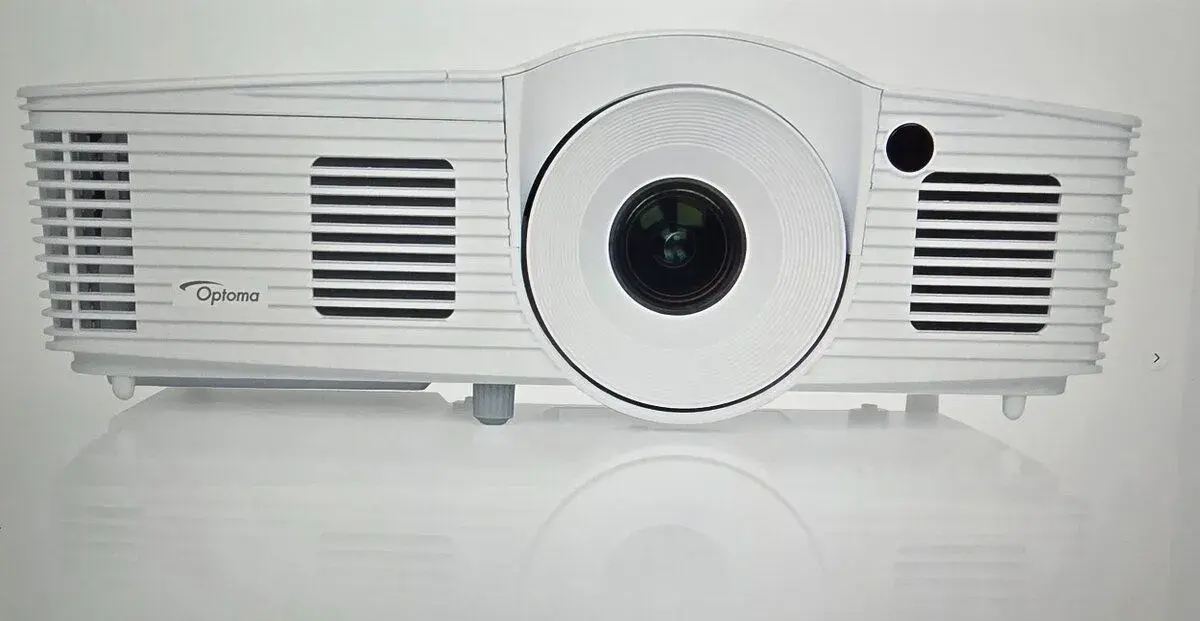 Projektor Optoma HD26 + projekční plátno Optoma DS-9092PWC