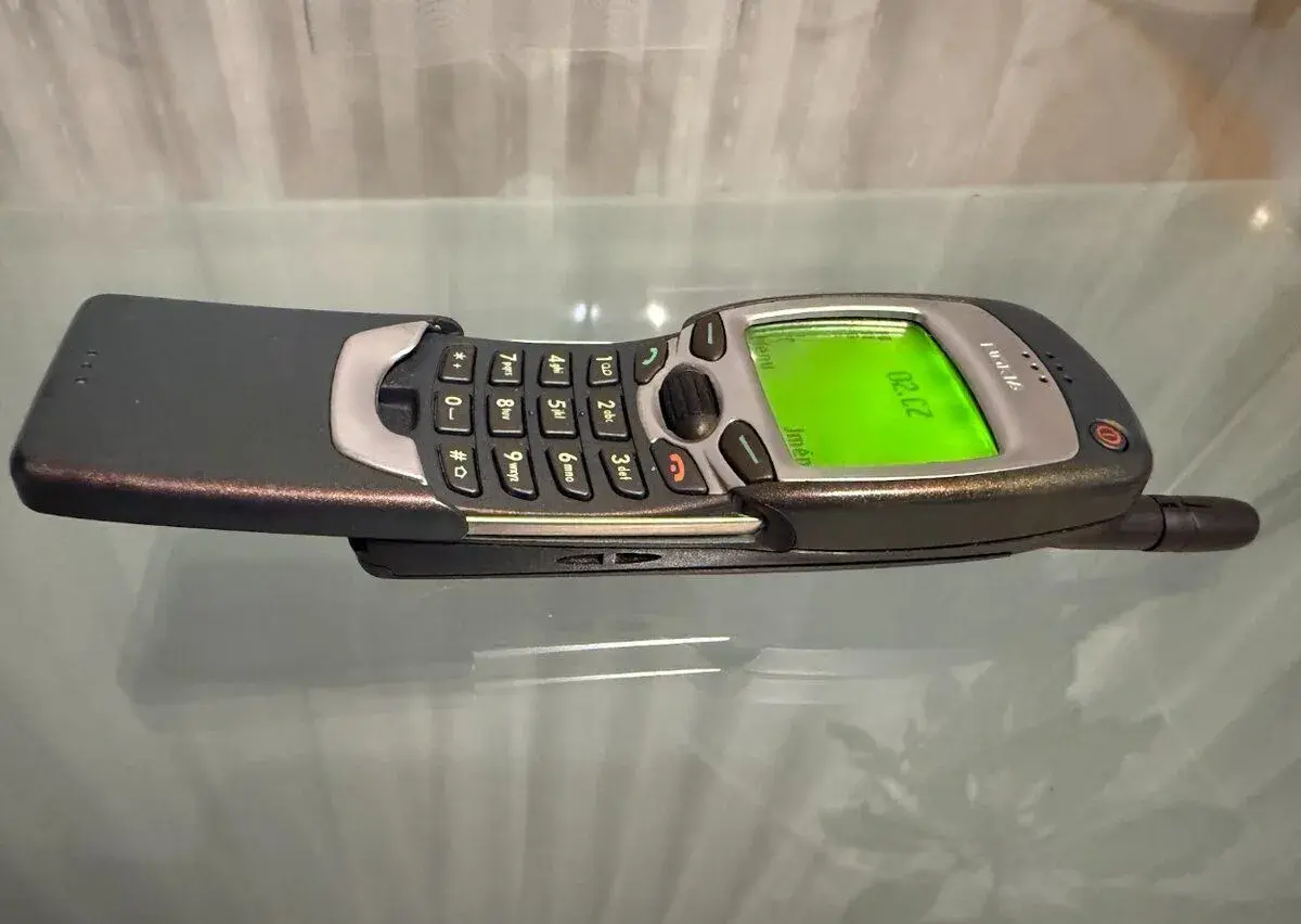Nokia 7110 v stavu bez vad a poškození