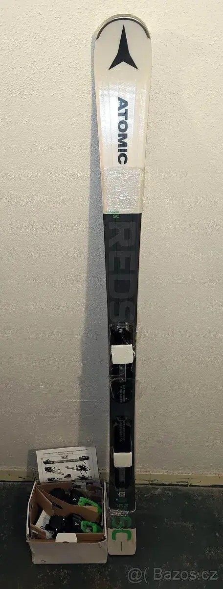 Lyže ATOMIC Redster SC 162cm + vázání ATOMIC - NOVÉ