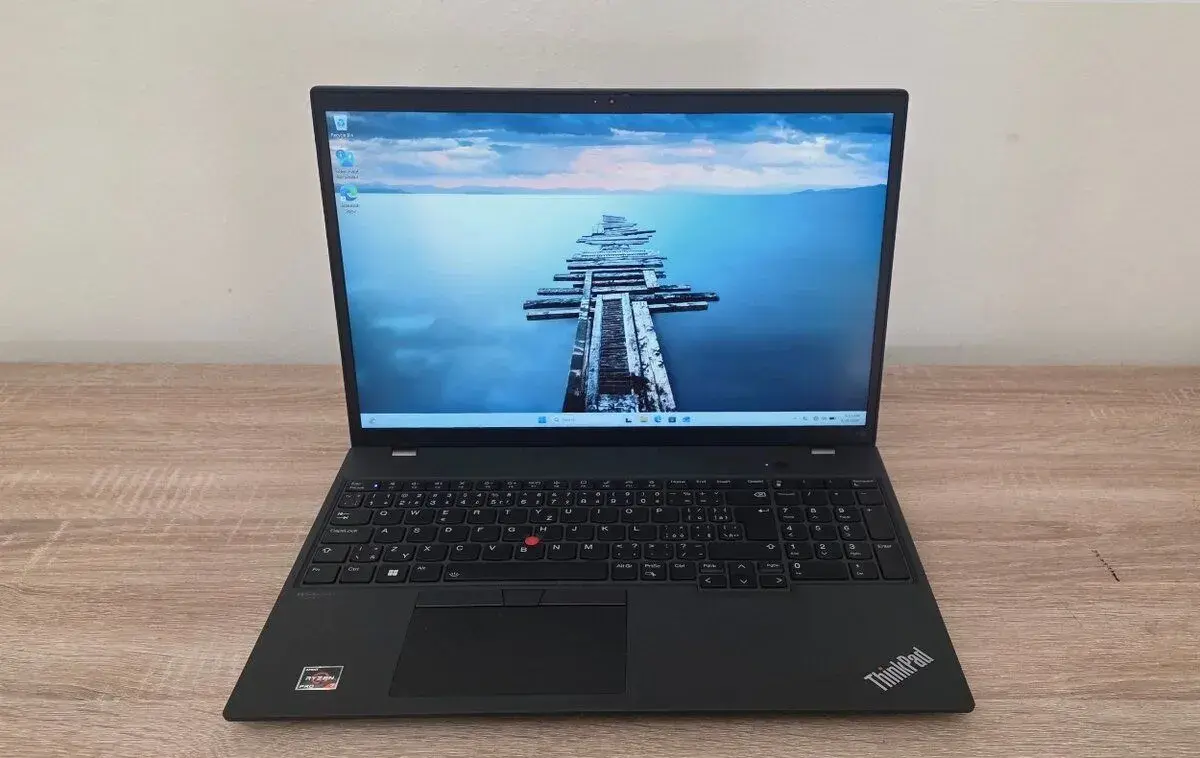 Lenovo Thinkpad T16 G1 (Ryzen 7 6850U, 32 GB RAM DDR5, 680M)