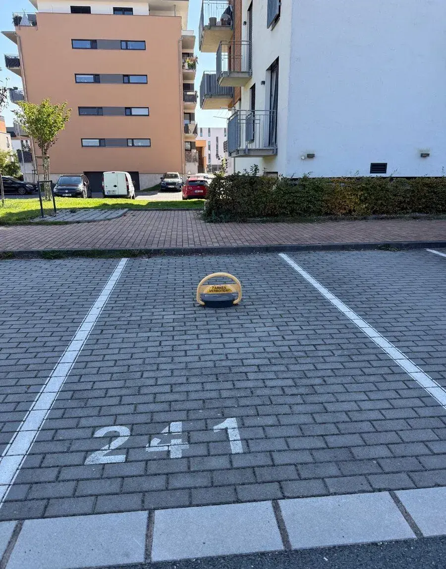 Pronájem venkovního park. stání