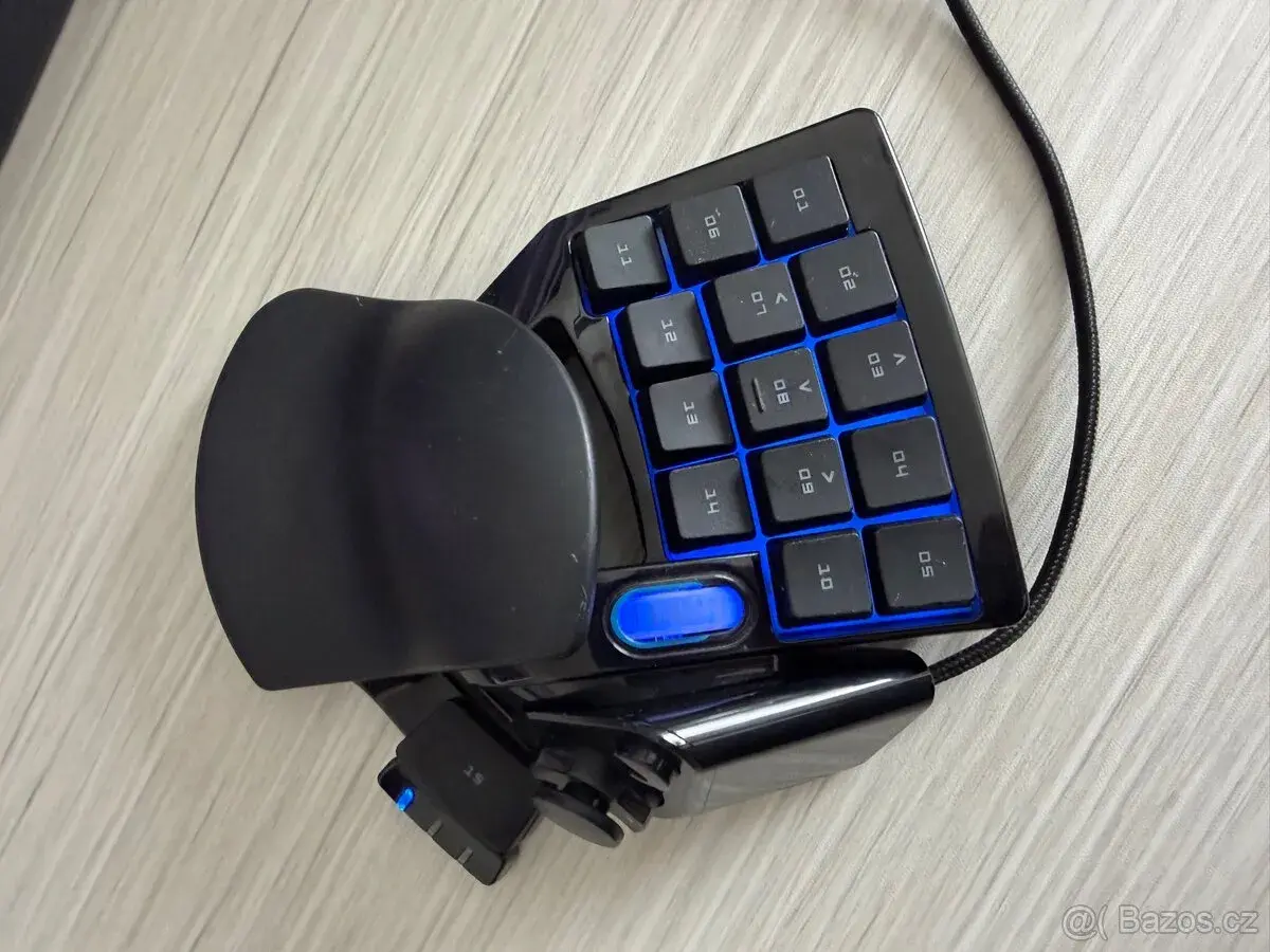 Razer Nostromo – herní klávesnice / keypad