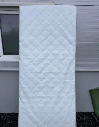Novou matraci 90x200x14č