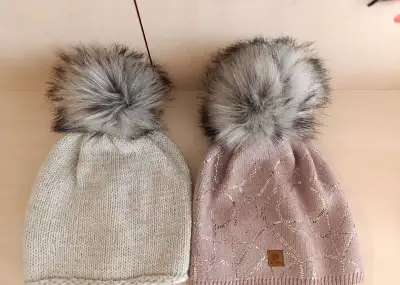 Dámské nebo dívčí čepice, nové