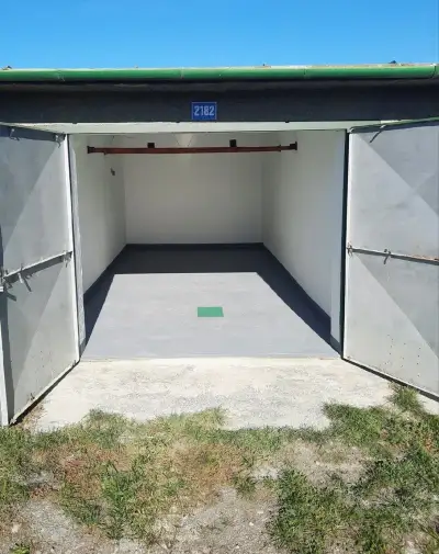 Prodám garáž Uničov.