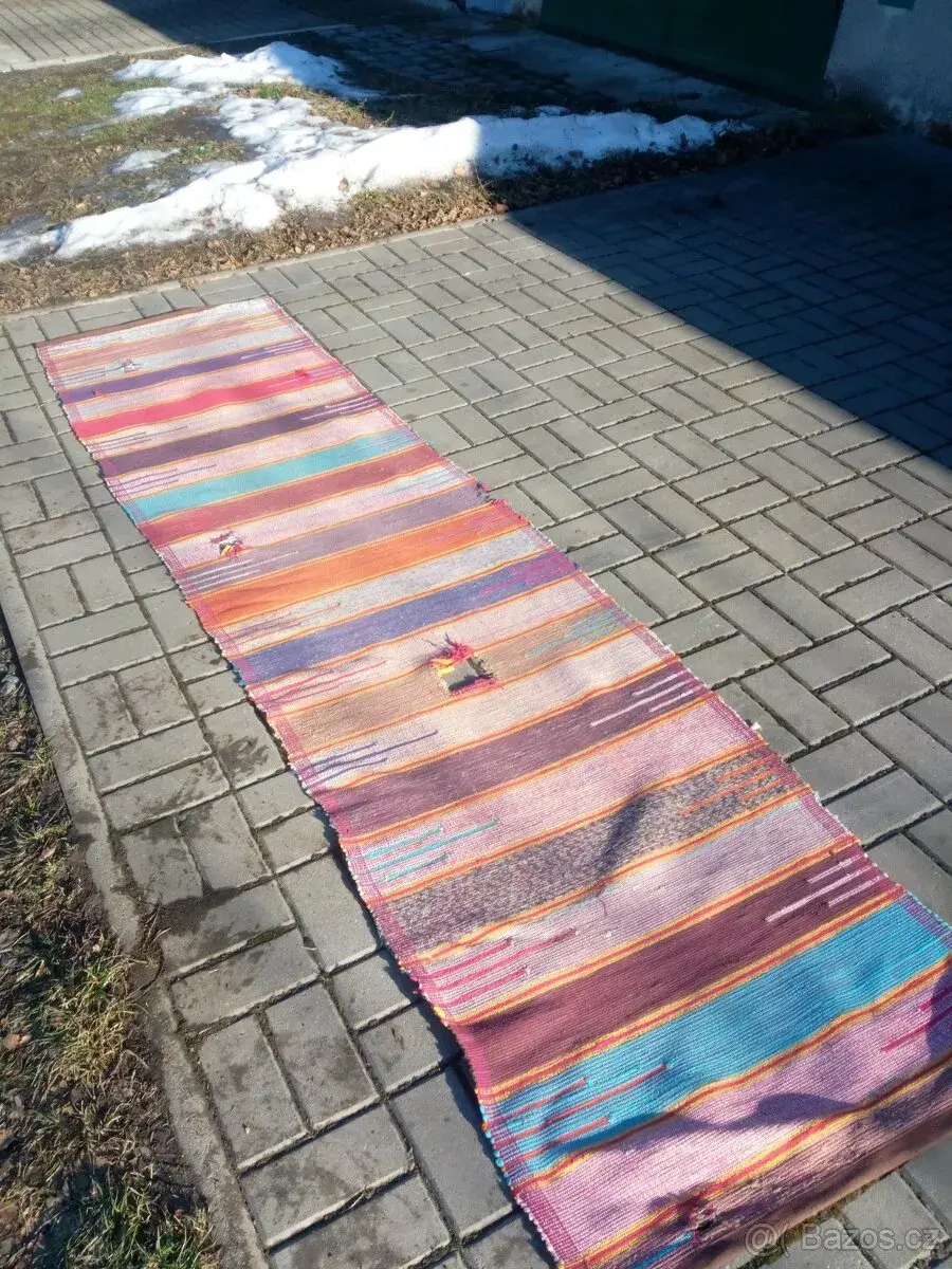 Ručně tkané koberce.