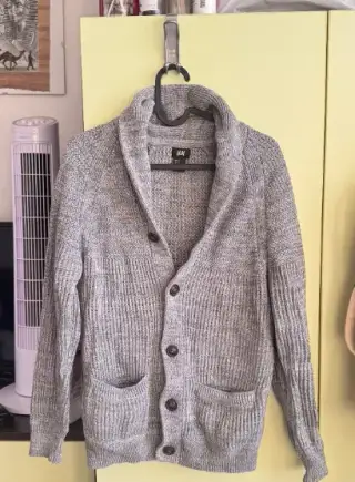 H&M Pánský svetr s kapucí a knoflíky