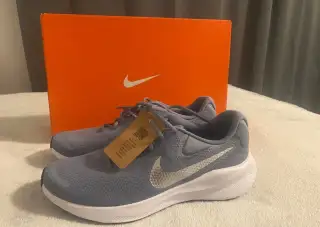 Nike Revolution 7, vel. 42.5