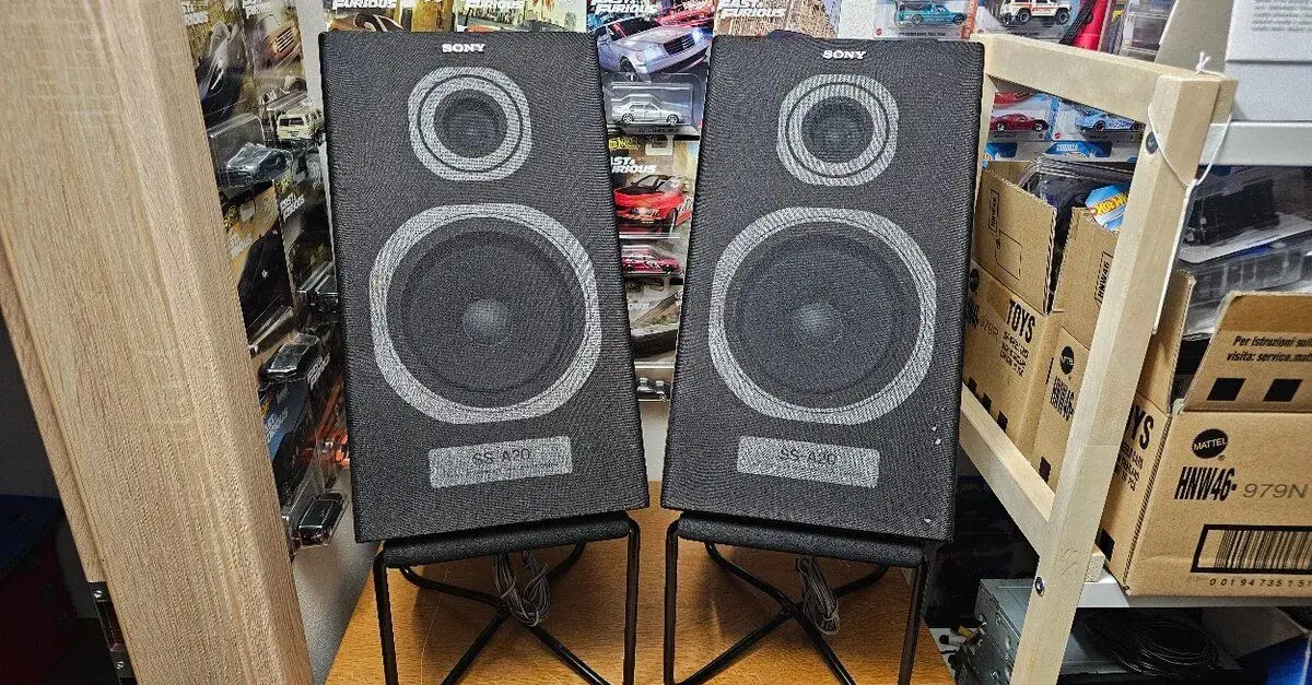 Retro set Sony SS-A20 + vzácné vintage stojany IKEA Kompass
