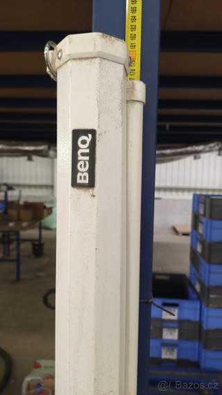 Projekční plátno značky Benq 180cm široké