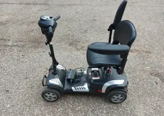 Elektrický vozik pro seniory