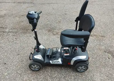 Elektrický vozik pro seniory