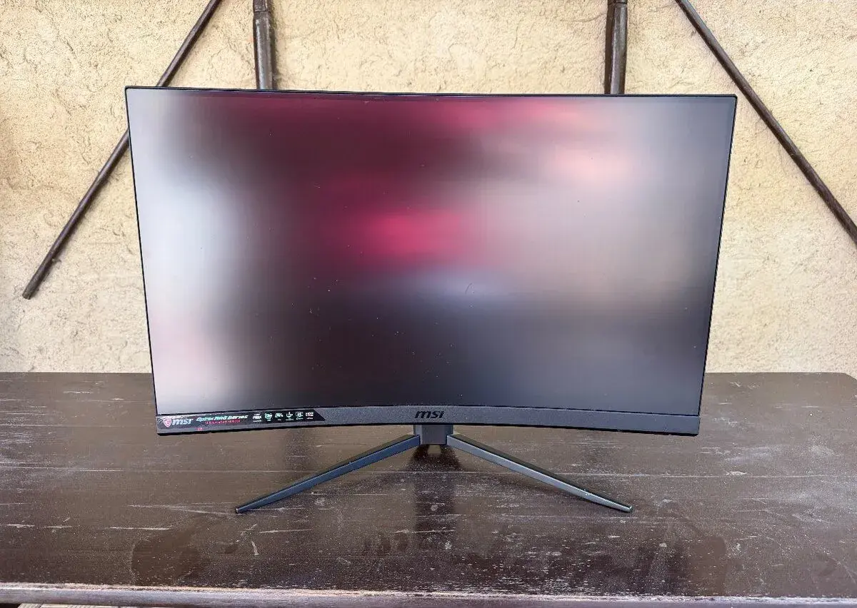 zakřivený herní monitor MSI Optix MAG272C s úhlopříčkou 27