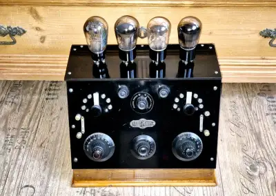 Starožitné rádio V.R.C.,model R2B, 1925