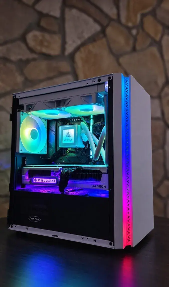 Herní PC / Ryzen 7 7800X3D / RX 9070 XT / 1TB NVME / Wifi
