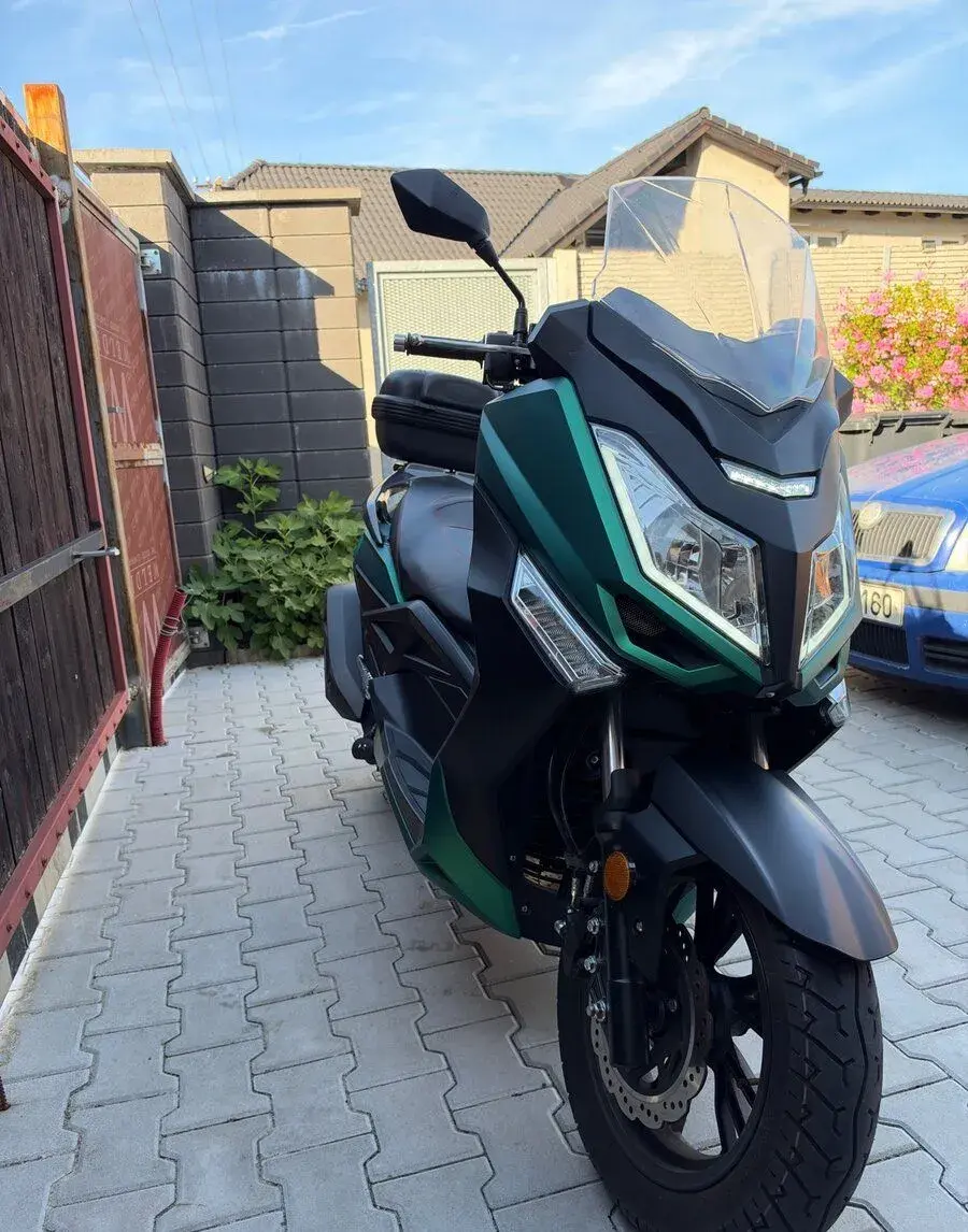 Skútr MAXON OPTIMUS 125 - EURO 5+, zelený 1552km
