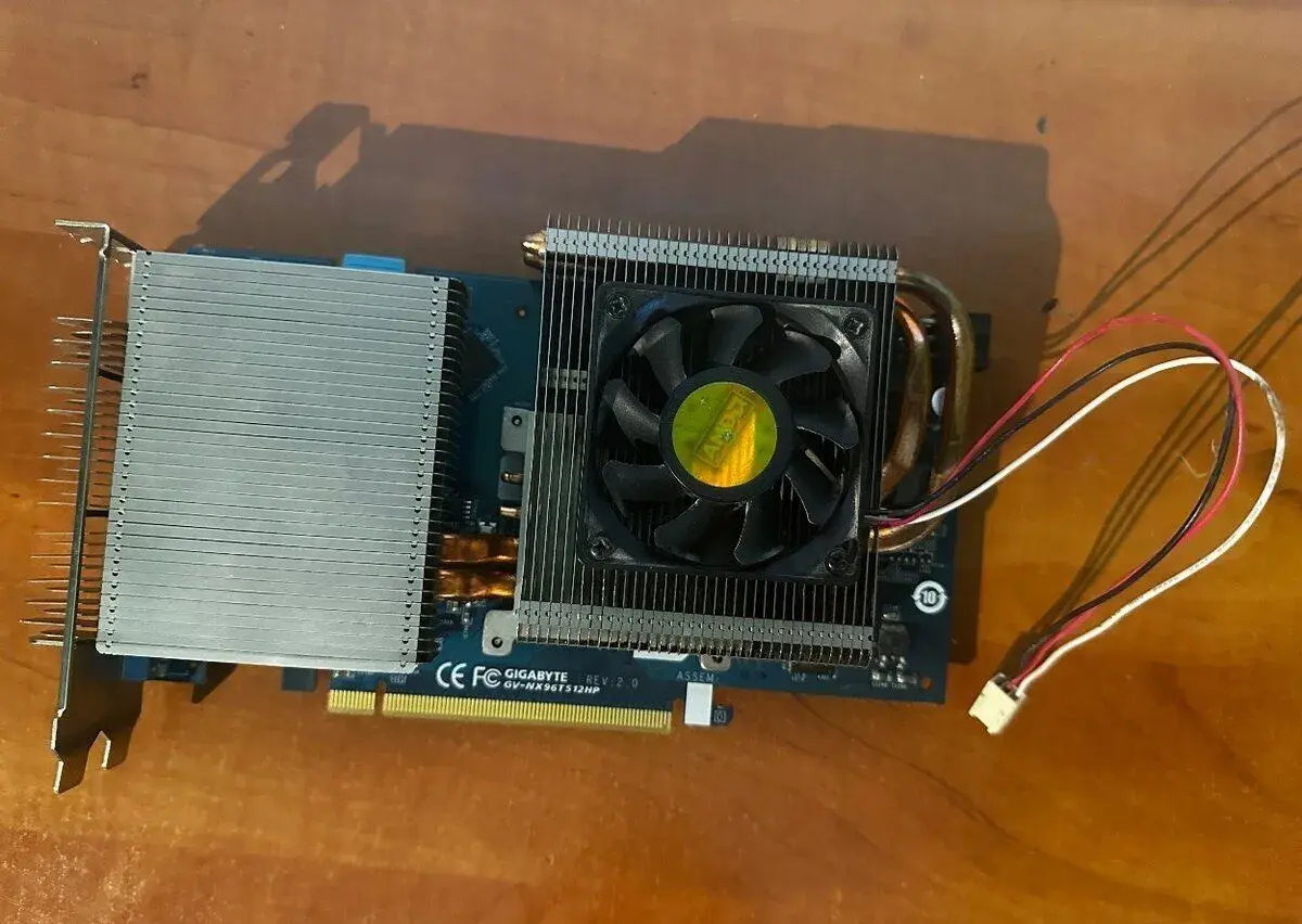 Grafická karta GIGABYTE GeForce 9600 GT 512MB -netestovaná