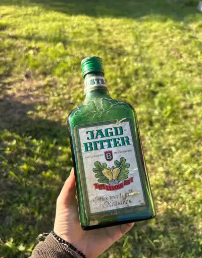 Stará láhev od německého likéru
