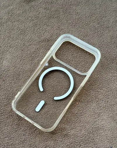 Transparentní kryt