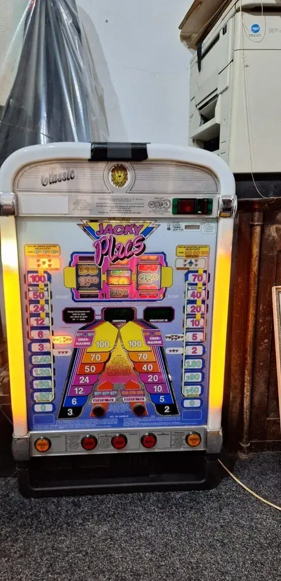 Hrací automat Classic - Triomint Jackyplus Nová Cena