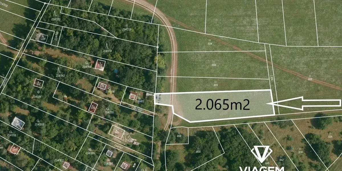 Pole 2 435 m²
